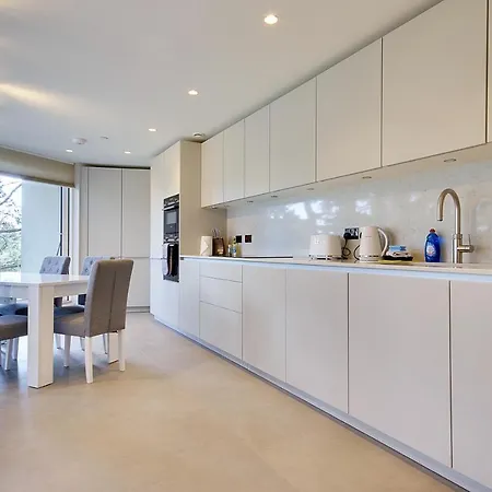Luxury 2 Bed 2 Bath Apartment Canford Cliffs Exterior foto
