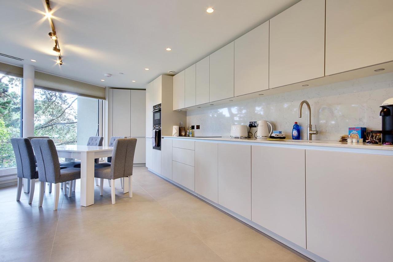 Apartment Luxury 2 Bed 2 Bath